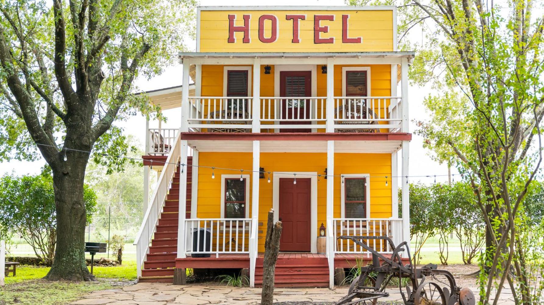 Lodge Moon River Ranch