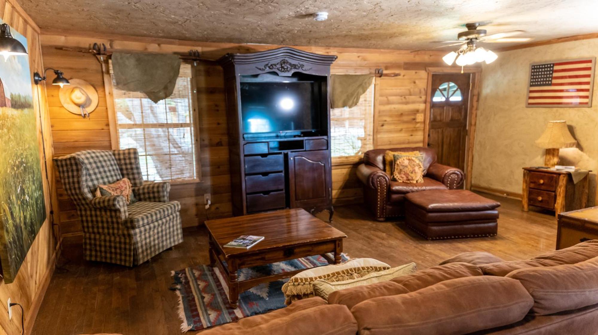 Lodge Moon River Ranch