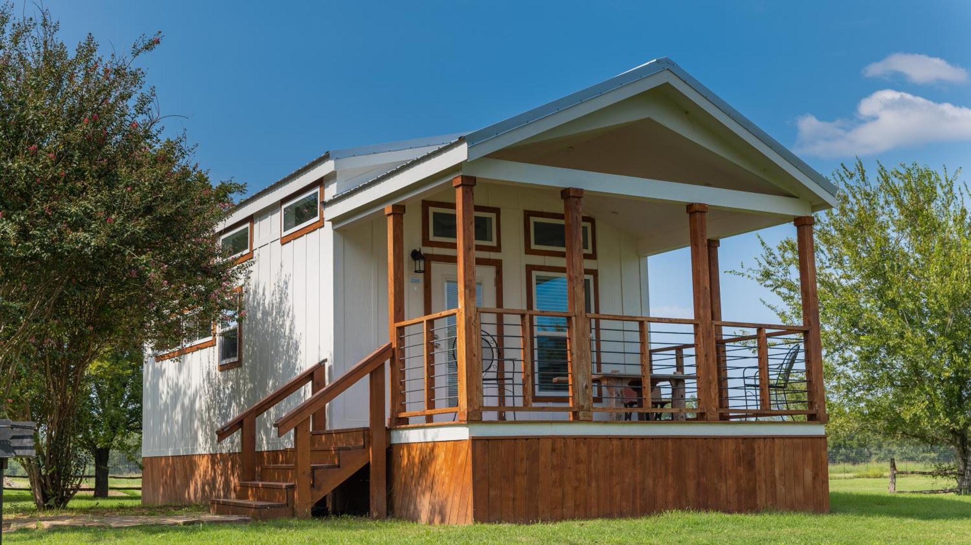 Moon River Ranch Lodge Satin