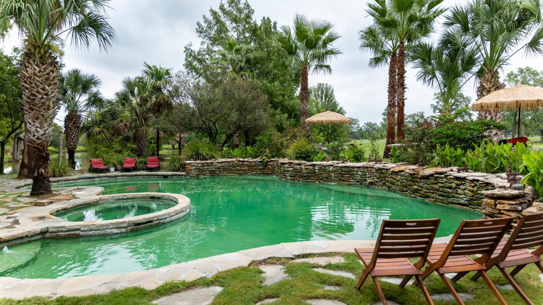Moon River Ranch Lodge *