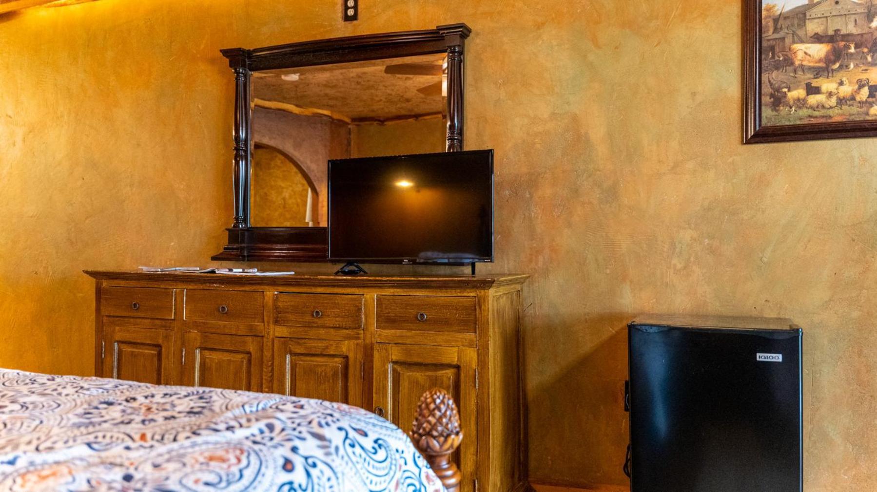 Moon River Ranch Lodge Satin