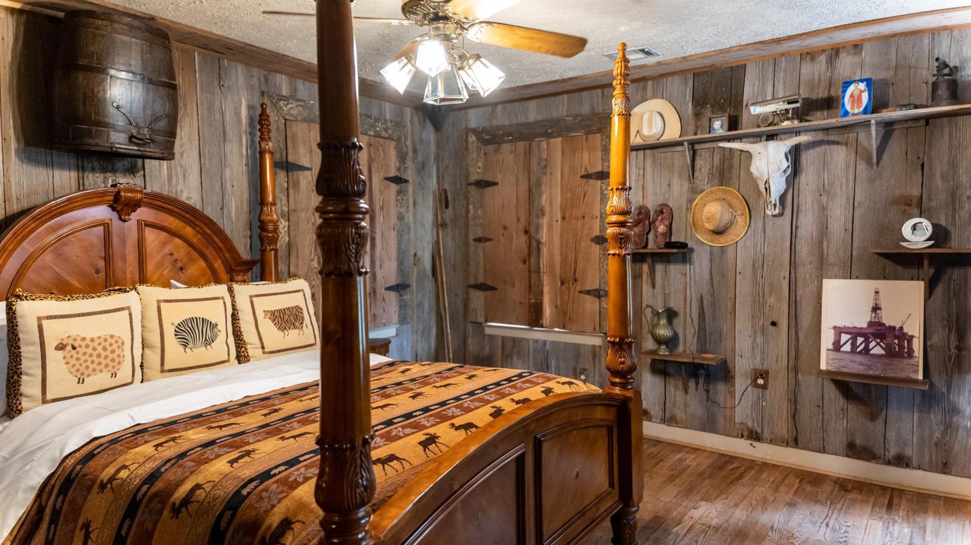 Lodge Moon River Ranch Satin