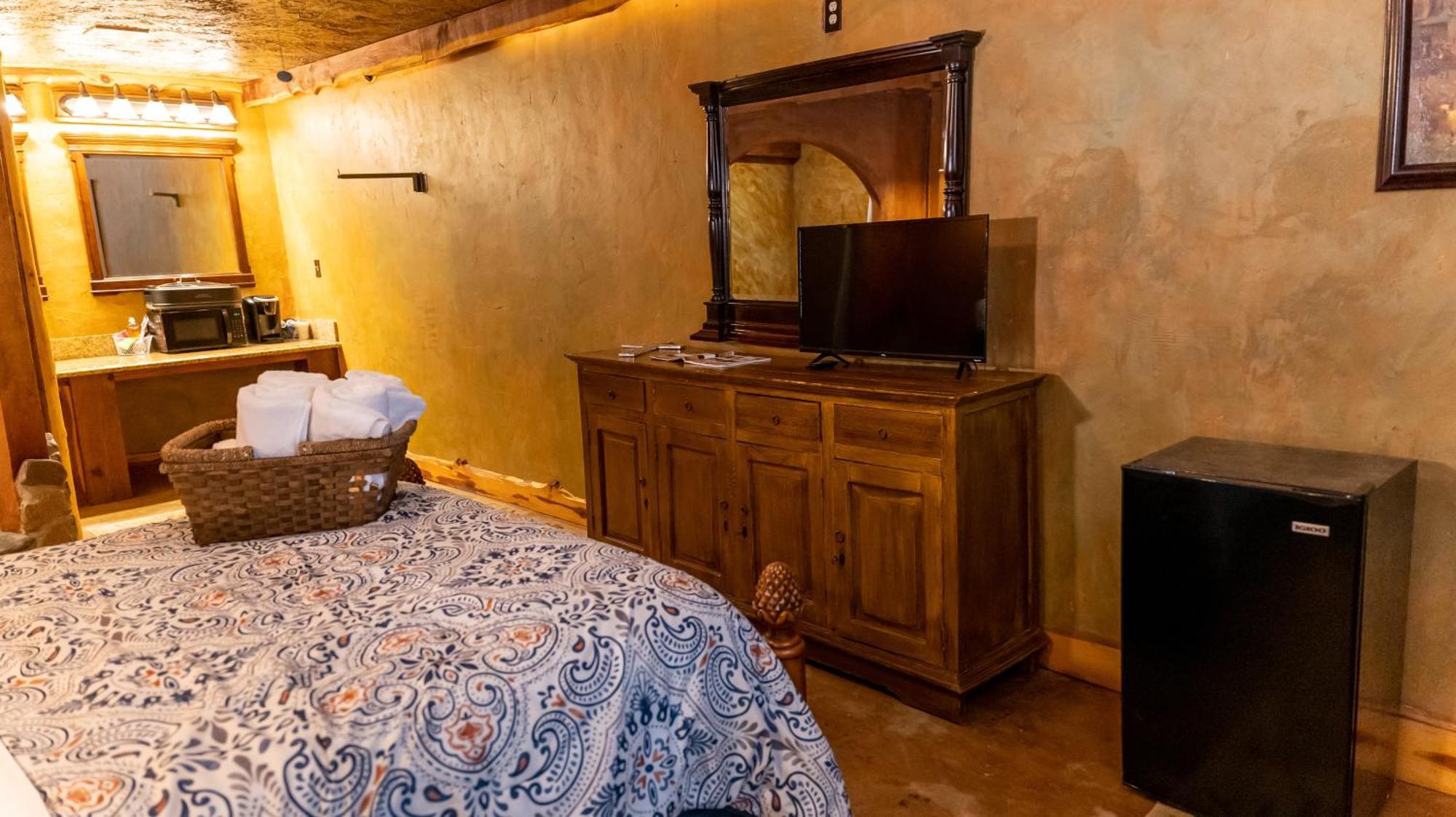 Moon River Ranch Lodge Satin