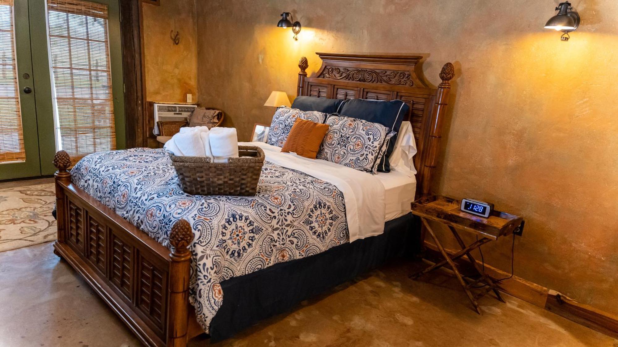 Moon River Ranch Lodge